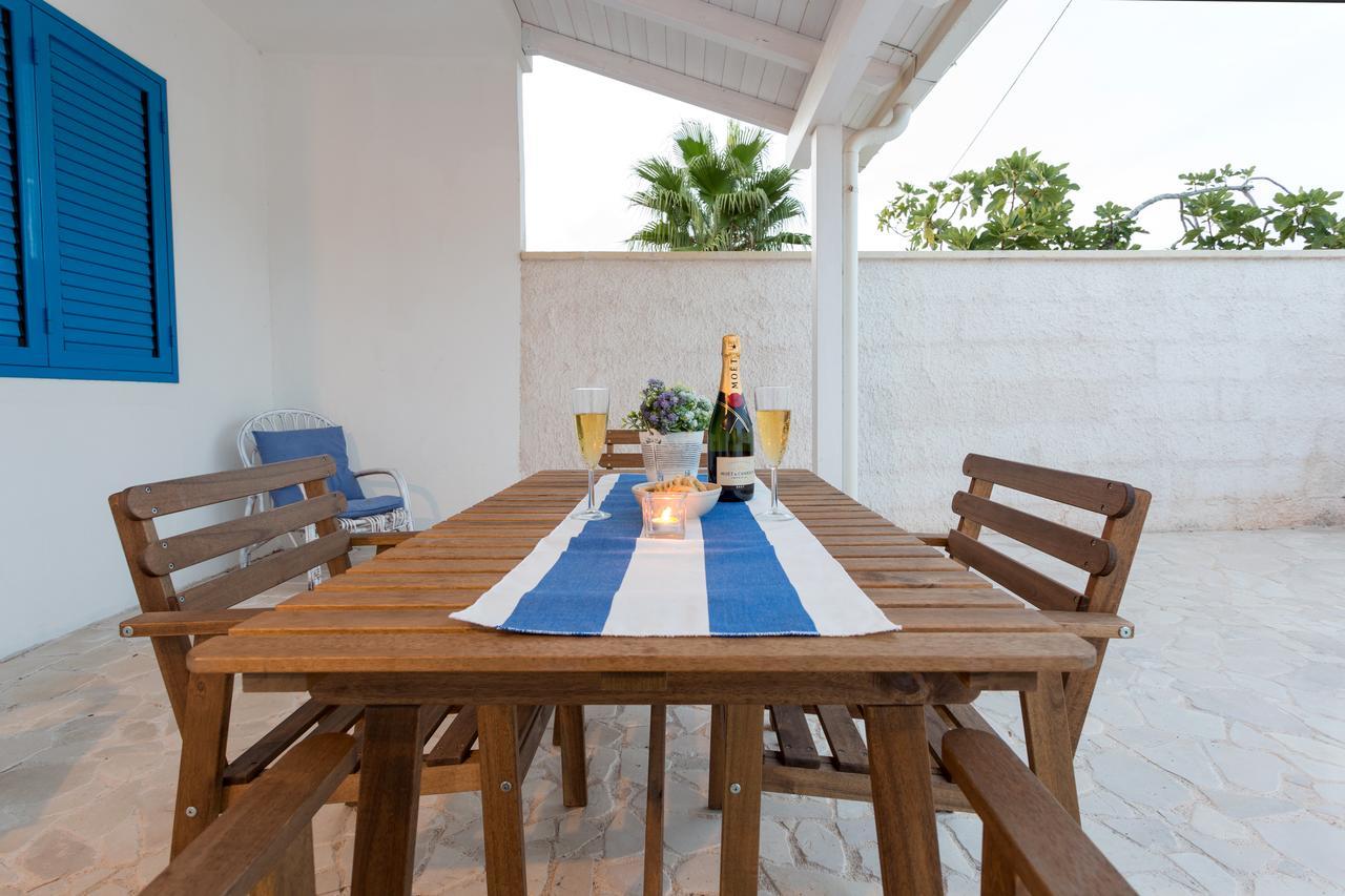 טורה סן ג'ובאני אוג'נטו Trullo E Appartamenti Al Mare מראה חיצוני תמונה